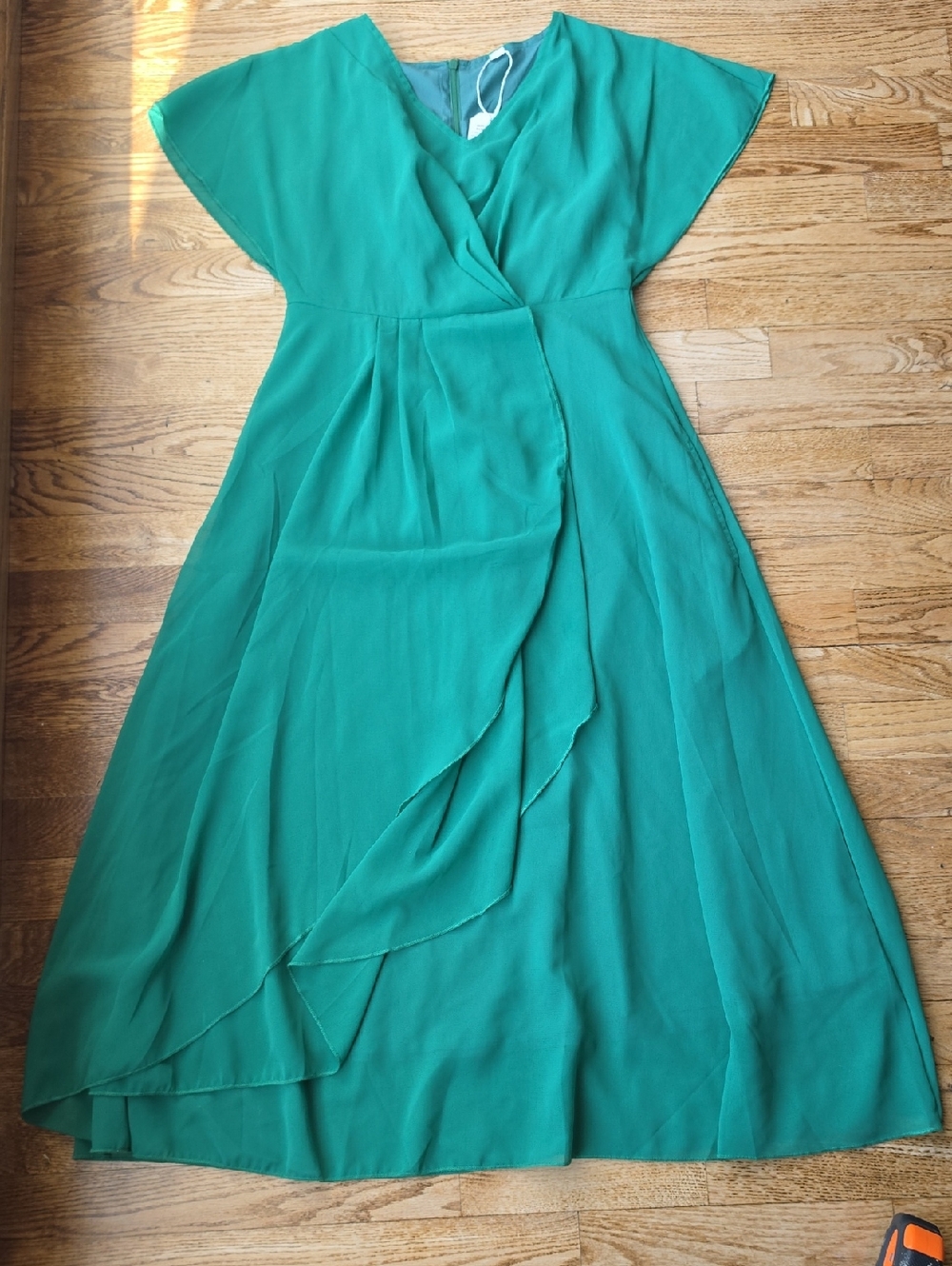(S) Green MidiDress - Elegant V-Neck Women’s Dress Pockets Flowy Romantic Fairy
